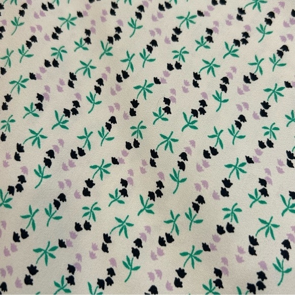 Floral Print Blouse Ann Taylor Large 💜 - Picture 6 of 8